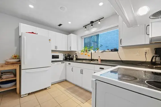 3300 Mahon Avenue, North Vancouver For Sale - image 26