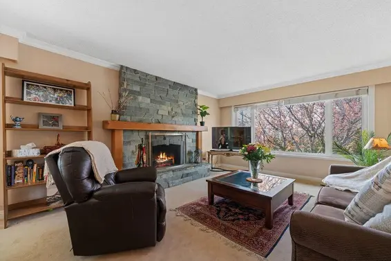 3300 Mahon Avenue, North Vancouver For Sale - image 3