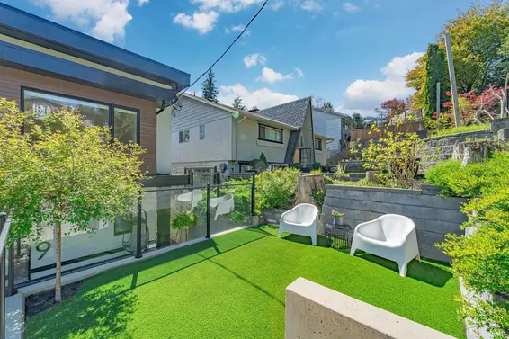 919 East 4th Street, North Vancouver For Sale - image 2