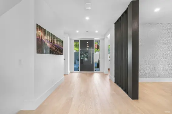 919 East 4th Street, North Vancouver For Sale - image 4