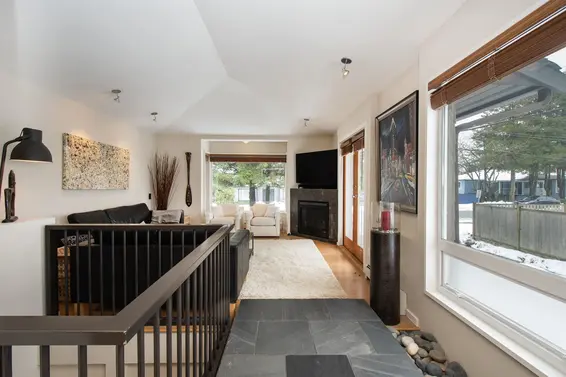 618 East 17th Street, North Vancouver