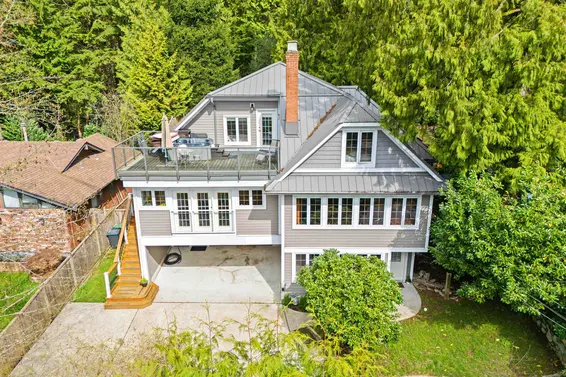 4622 Cove Cliff Road, North Vancouver For Sale - image 2