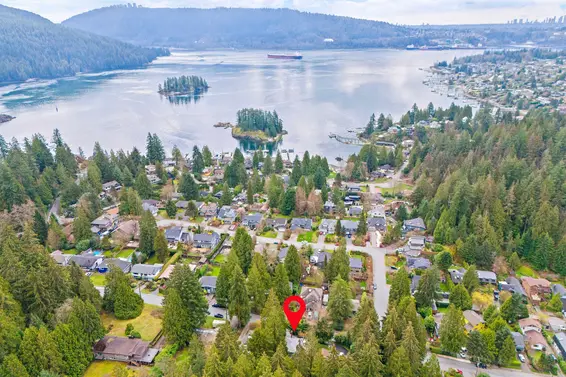 4622 Cove Cliff Road, North Vancouver For Sale - image 6