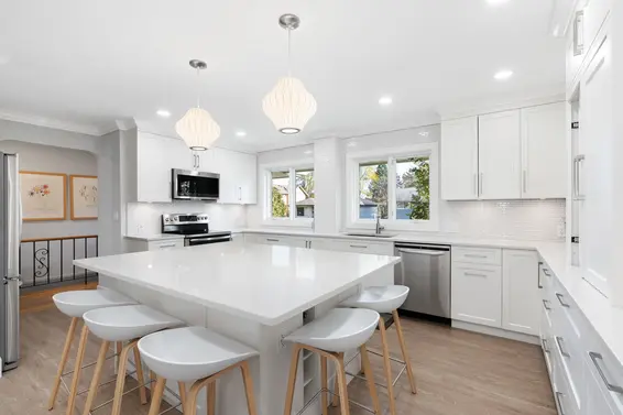 956 Belvista Crescent, North Vancouver For Sale - image 17