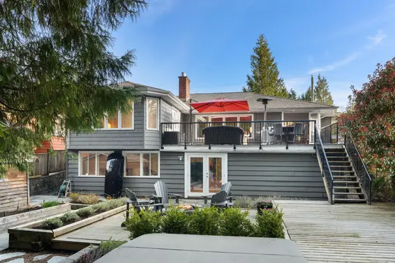 956 Belvista Crescent, North Vancouver For Sale - image 2