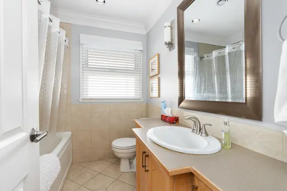 956 Belvista Crescent, North Vancouver For Sale - image 22