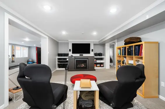 956 Belvista Crescent, North Vancouver For Sale - image 25