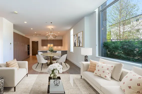 2769 Mountain Highway, North Vancouver