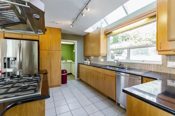 1439 Camridge Road, West Vancouver For Sale - image 19