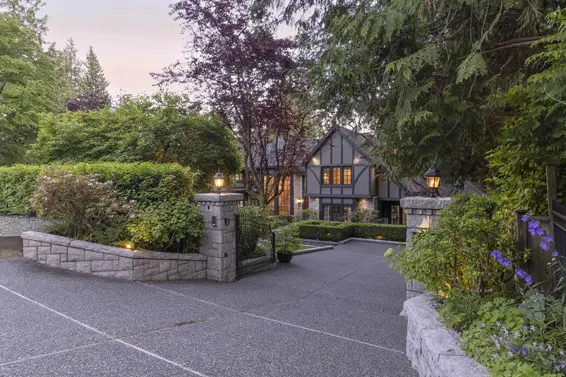 2980 Palmerston Avenue, West Vancouver For Sale - image 2