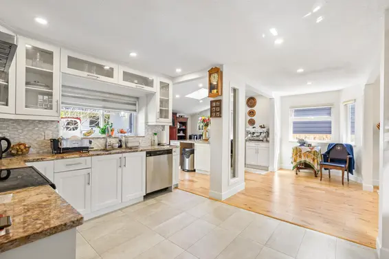 880 West 19th Street, North Vancouver For Sale - image 8