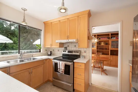 4057 Violet Street, North Vancouver For Sale - image 10