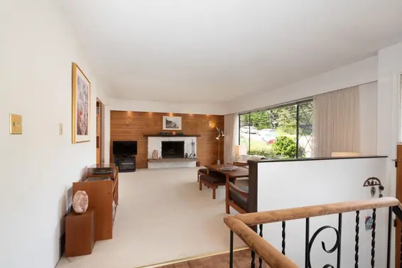 4057 Violet Street, North Vancouver For Sale - image 3