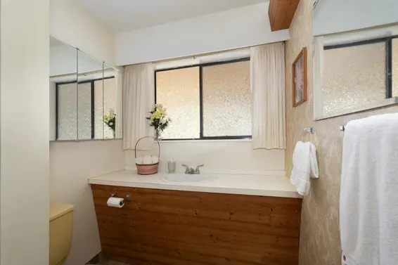 4057 Violet Street, North Vancouver For Sale - image 32