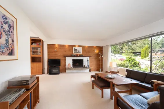 4057 Violet Street, North Vancouver For Sale - image 4