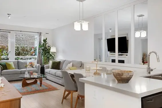 106 717 Chesterfield Avenue, North Vancouver