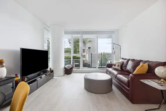 303 1401 Hunter Street, North Vancouver For Sale - image 2