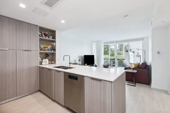 303 1401 Hunter Street, North Vancouver For Sale - image 3