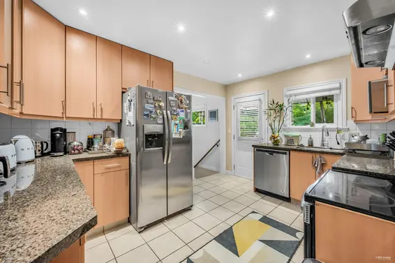 1052 Montroyal Boulevard, North Vancouver For Sale - image 12