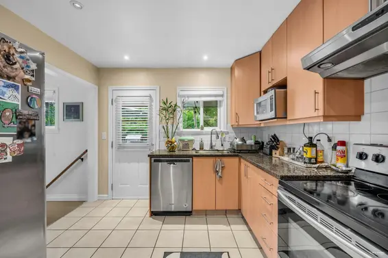 1052 Montroyal Boulevard, North Vancouver For Sale - image 15