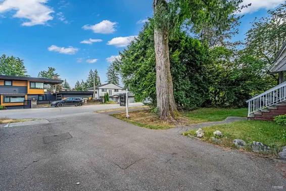 1052 Montroyal Boulevard, North Vancouver For Sale - image 24