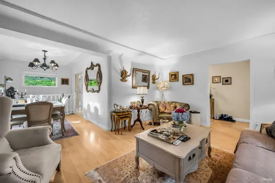 1052 Montroyal Boulevard, North Vancouver For Sale - image 6