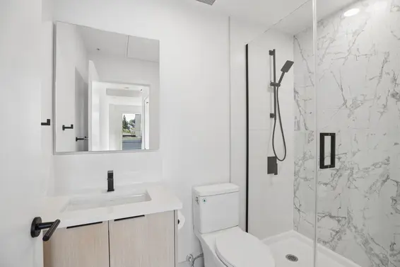 563 422 East 3rd Street, North Vancouver For Sale - image 10