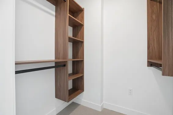563 422 East 3rd Street, North Vancouver For Sale - image 18