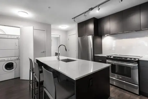 301 1673 Lloyd Avenue, North Vancouver For Sale - image 8