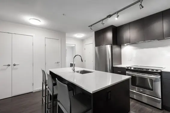 301 1673 Lloyd Avenue, North Vancouver For Sale - image 9