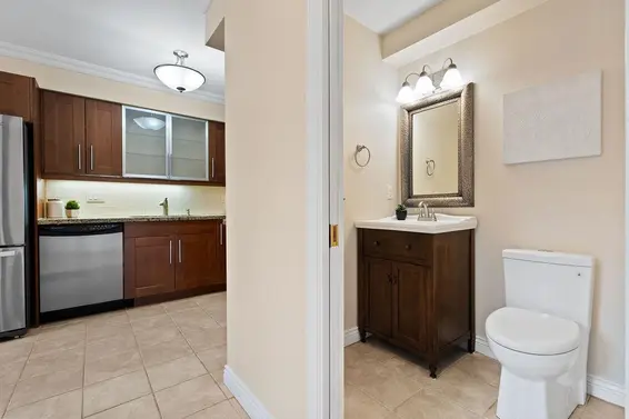 1 230 East Keith Road, North Vancouver For Sale - image 10