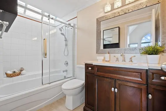 1 230 East Keith Road, North Vancouver For Sale - image 15