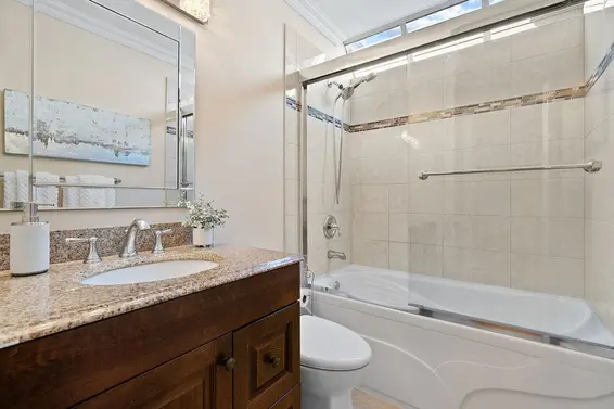 1 230 East Keith Road, North Vancouver For Sale - image 19
