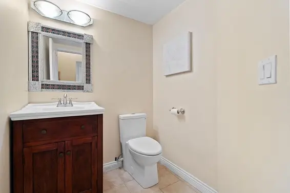 1 230 East Keith Road, North Vancouver For Sale - image 26