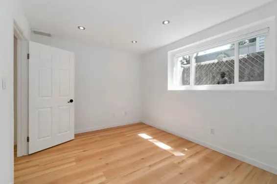 1583 Bowser Avenue, North Vancouver For Sale - image 32