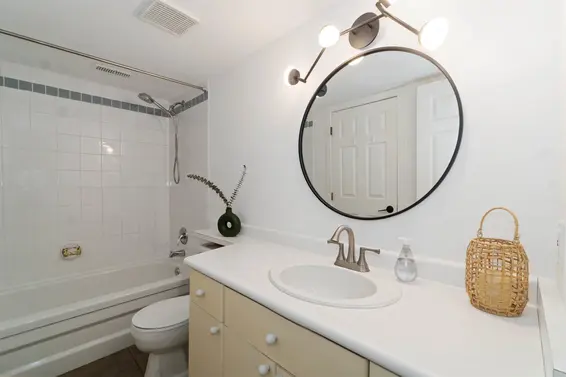 1583 Bowser Avenue, North Vancouver For Sale - image 35