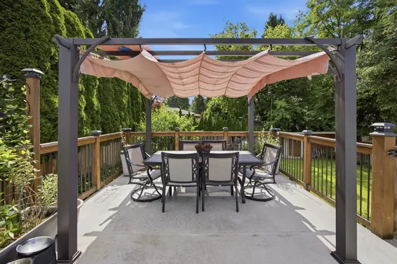 944 Tollcross Road, North Vancouver For Sale - image 18