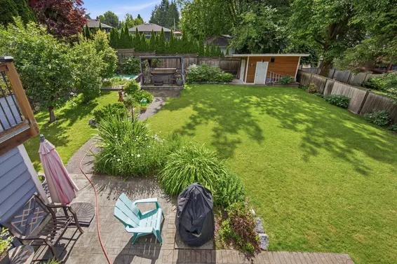 944 Tollcross Road, North Vancouver For Sale - image 21