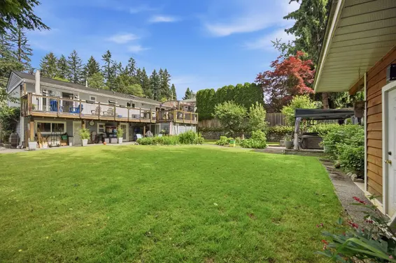944 Tollcross Road, North Vancouver For Sale - image 31