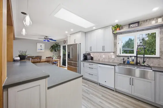 944 Tollcross Road, North Vancouver For Sale - image 5