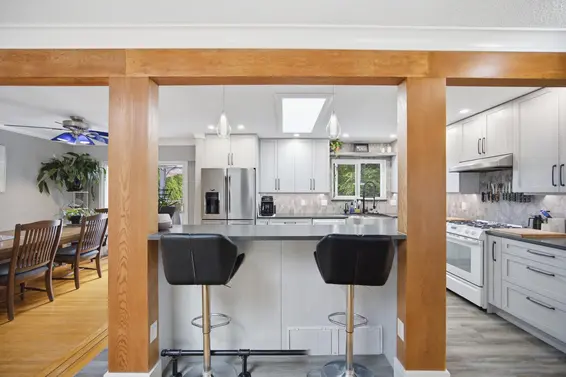 944 Tollcross Road, North Vancouver For Sale - image 7
