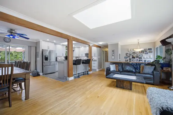 944 Tollcross Road, North Vancouver For Sale - image 8