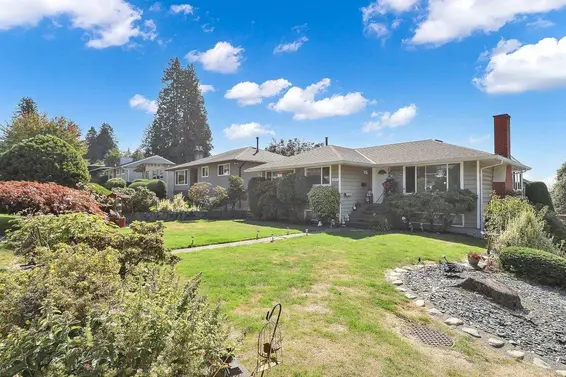 203 East 26th Street, North Vancouver For Sale - image 3