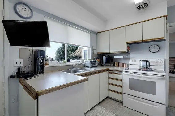 203 East 26th Street, North Vancouver For Sale - image 7