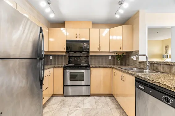411 345 Lonsdale Avenue, North Vancouver For Sale - image 13