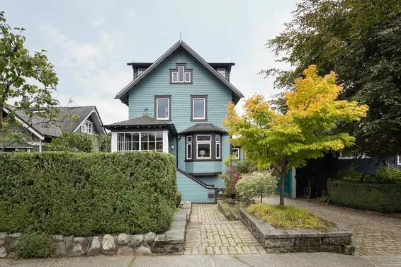 529 East 11th Street, North Vancouver
