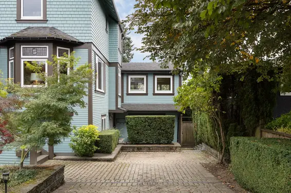 529 East 11th Street, North Vancouver For Sale - image 3