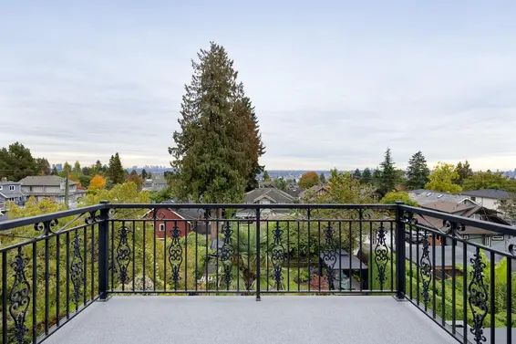 529 East 11th Street, North Vancouver For Sale - image 32