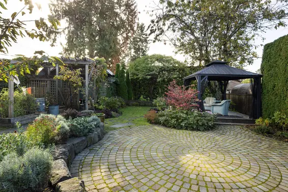 529 East 11th Street, North Vancouver For Sale - image 38