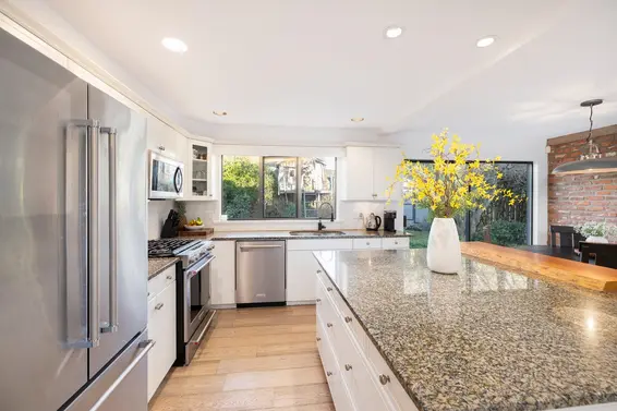 4198 Sunset Boulevard, North Vancouver For Sale - image 15